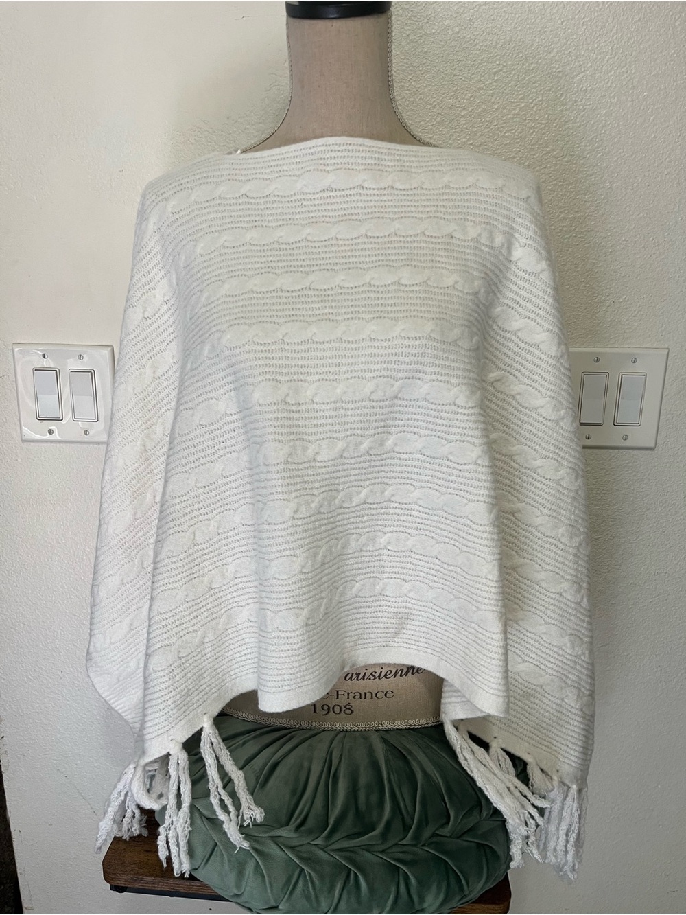 No Boundaries Cream Cable-Knit Fringe Poncho